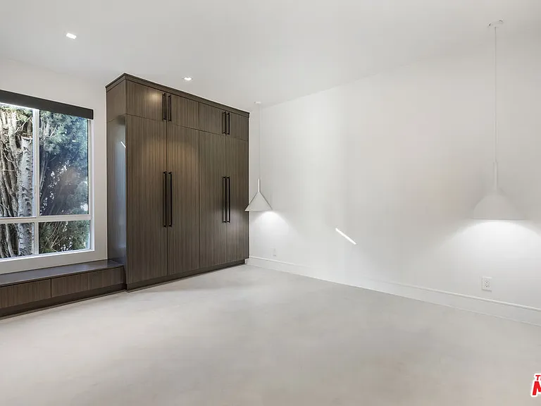 8960 Cynthia St #116 — Photo 24