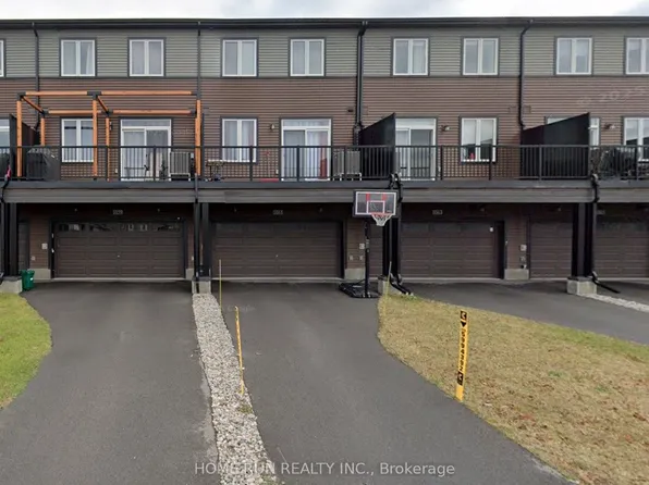 1061 Speedvale Ct, Ottawa, ON K2T 0P6