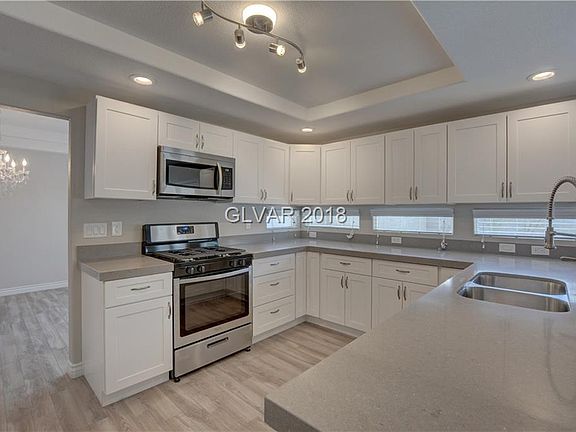 3rd image of 10641 Wildhurst St