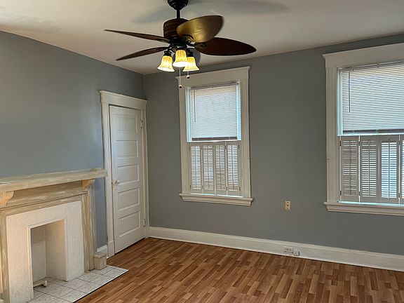 3rd image of 3736 Elsmere Ave APT 2