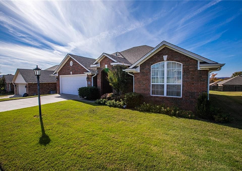 1st image of 2713 Pebble Dr