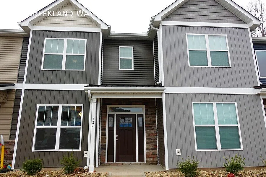 3 bed, 2.5 bath, 1579 sqft, $1,690 — Photo 2