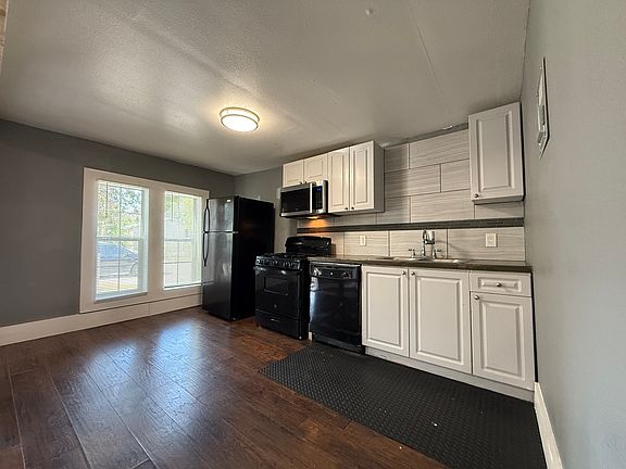 5th image of 223 Bee St #1