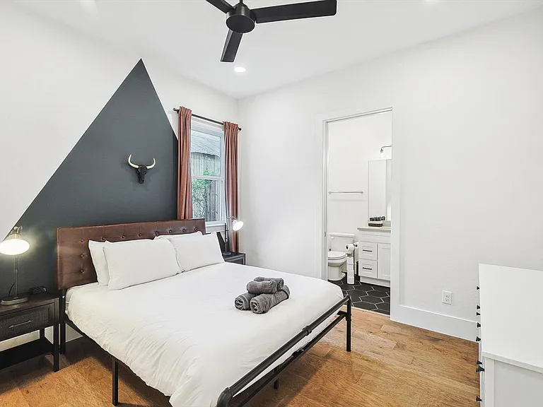 1805 Browder St #103 — Photo 18