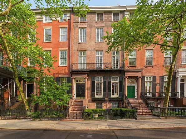 23 Washington Sq N, New York, NY 10011