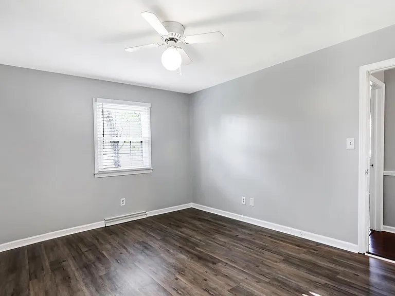 9803 Lakewood Dr W — Photo 11