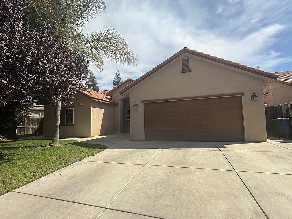 844 Camelia Ave