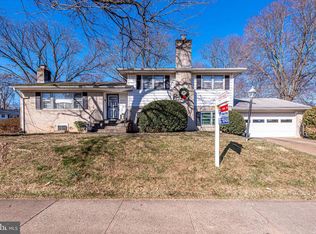 1008 Westwood Dr NE, Vienna, VA 22180