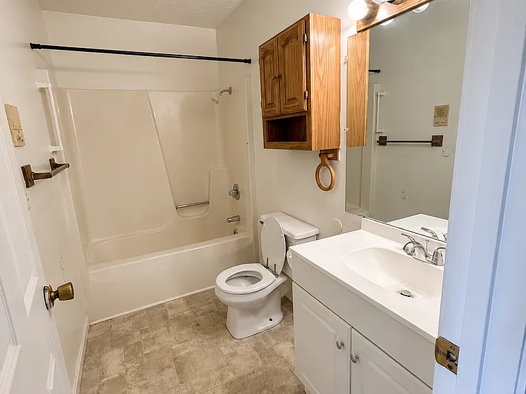 100 Walnut Tree Dr #200 — Photo 4