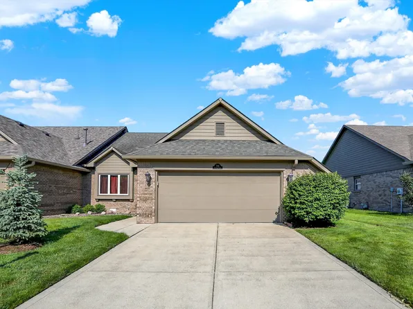 785 Cottage Ln, Greenwood, IN 46143