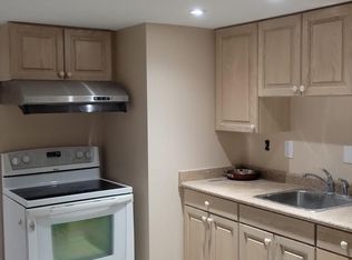 5545 Northrise Rd #Basement, Mississauga, ON L5M 6E2