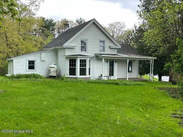 39 Clapper Road, Selkirk, NY 12158