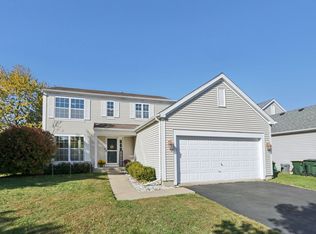 310 White Tail Dr, Hainesville, IL 60030