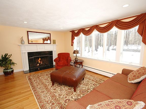 Living room with gas fireplace