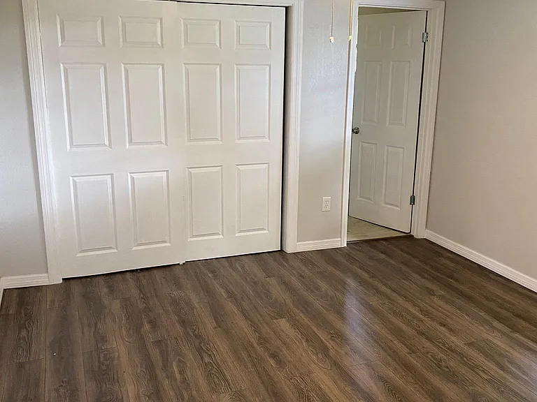 4250 Las Vegas Dr — Photo 16