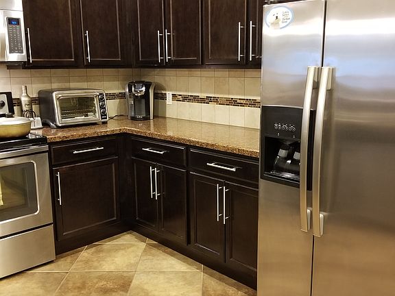 Kitchen upgraded cabinets