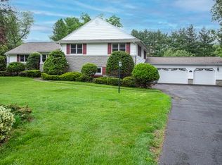 95 Holyoke St, Easthampton, MA 01027