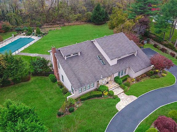 3rd image of 41 Louis Dr