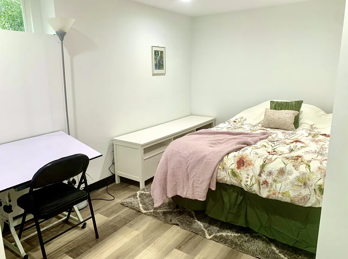 1 bed, 330 sqft, $1,100 — Photo 2