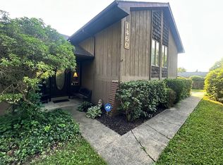 1460 Homestead Dr, East Liverpool, OH 43920
