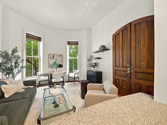 5th image of 26 Worcester Sq APT 2