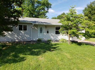 1628 Cherry Hills Rd, Bettendorf, IA 52722