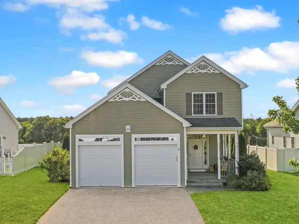 5 Candlelight Ln, Bellingham, MA 02019