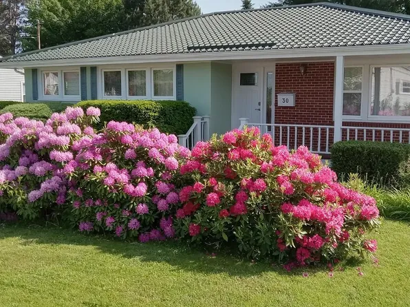 30 Penhorn Dr, Dartmouth, NS B2Y 3K3