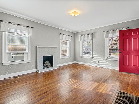 4th image of 474 Alexander St