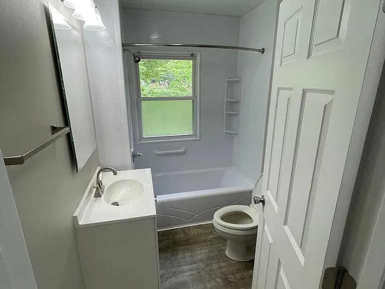 1728 Northwest Dr — Photo 7