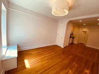 Rented by Metropolis Real Estate of Manhattan