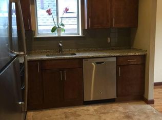 264 E 211th St #1, Bronx, NY 10467