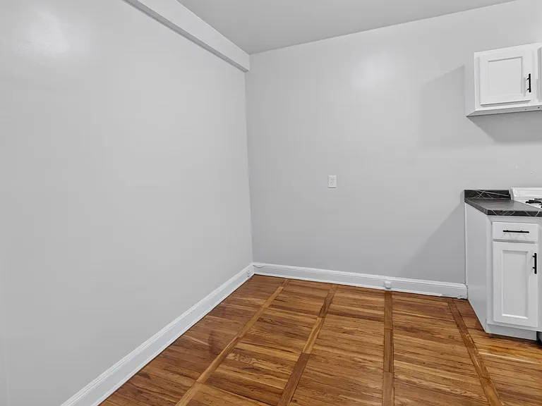 1447 Somerset Pl NW #205 — Photo 9