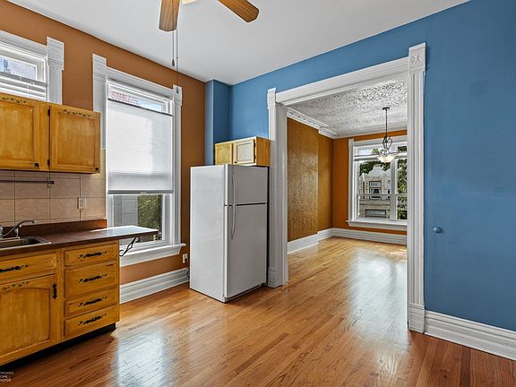 3rd image of 2638 W Evergreen Ave