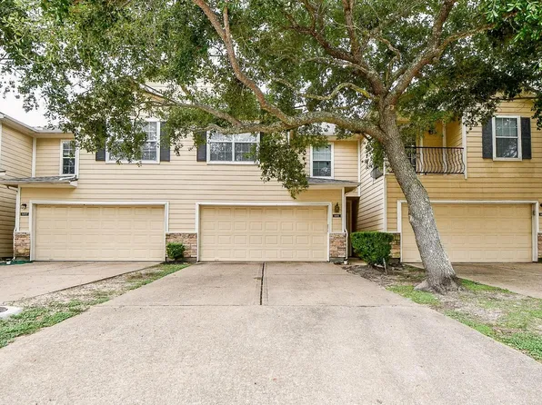 6011 Shadow Isle Ln, Houston, TX 77084