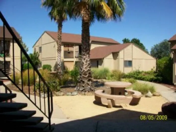 843 Lake Blvd APT 5 photo 1