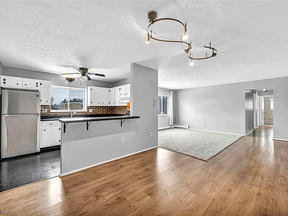 4th image of 5200 Royalton Rd APT 10C