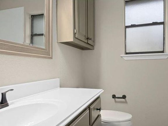 3rd image of 112 Sugar Cane Cir