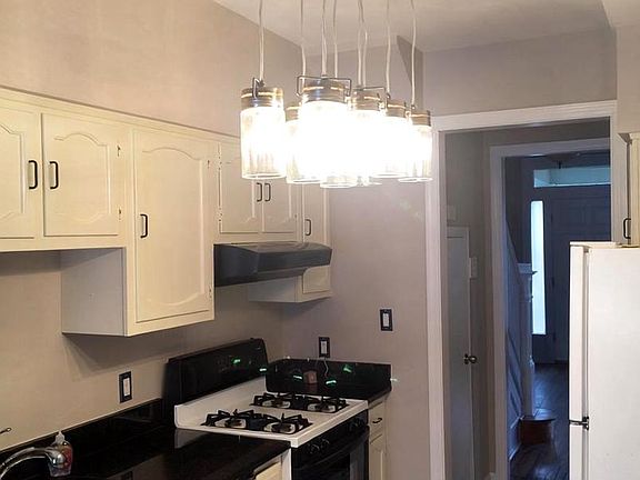 4th image of 1428 G St SE