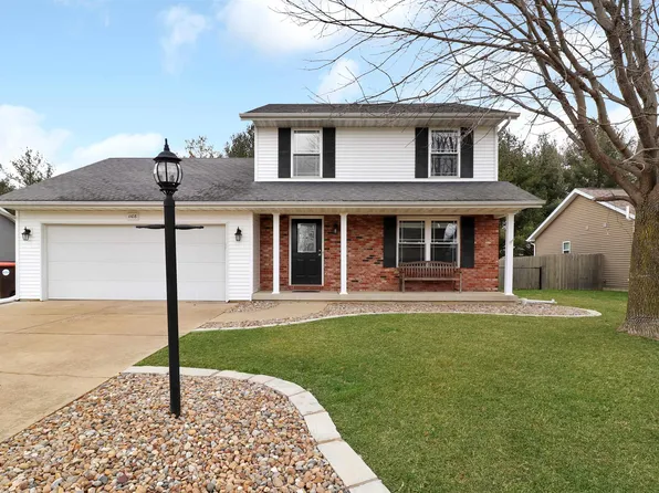 1108 Saddle Brook Ln, Metamora, IL 61548