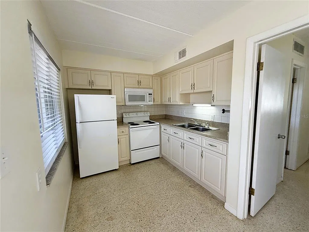 1 bed, 1.0 bath, 440 sqft, $1,600 — Photo 3