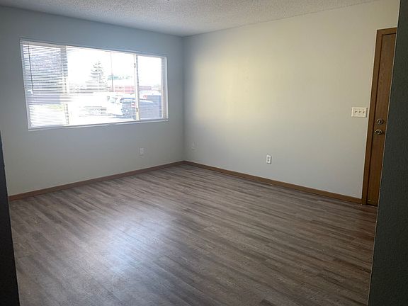 3rd image of 960 Boston Way APT B2