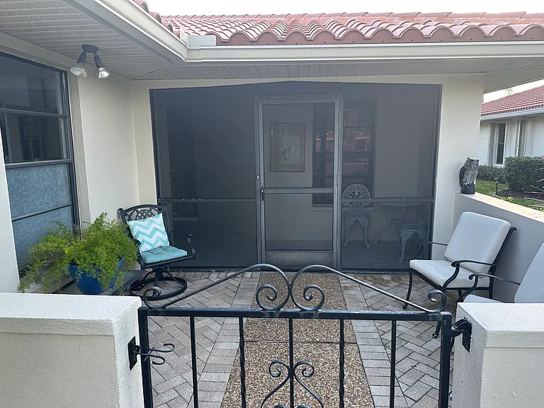 11245 SW Courtney Dr — Photo 2