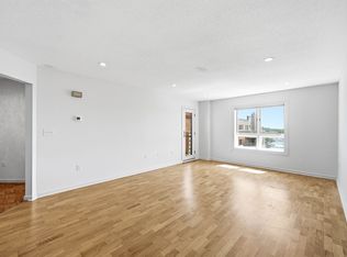 165 Cottage St APT 701, Chelsea, MA 02150