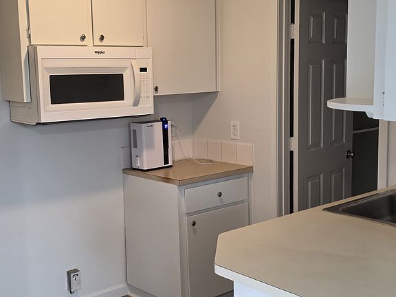 2nd image of 2600 SE Orient Dr APT 5