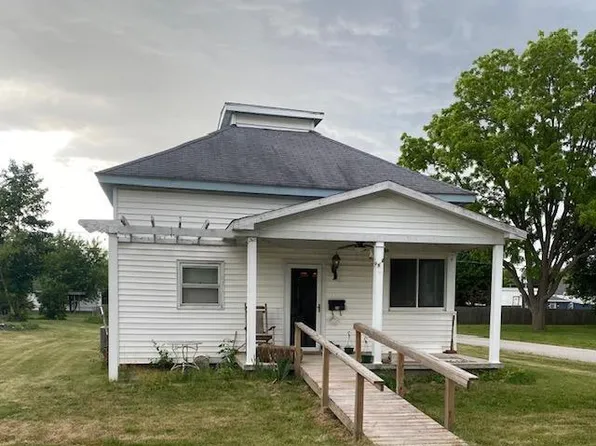 302 S Barclay St, Fairmount, IN 46928