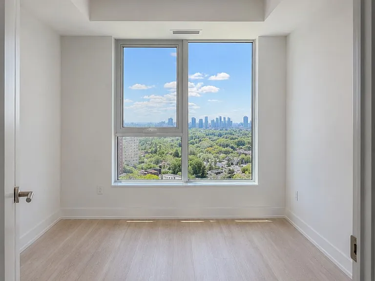 60 Central Park Dr #2206 — Photo 16