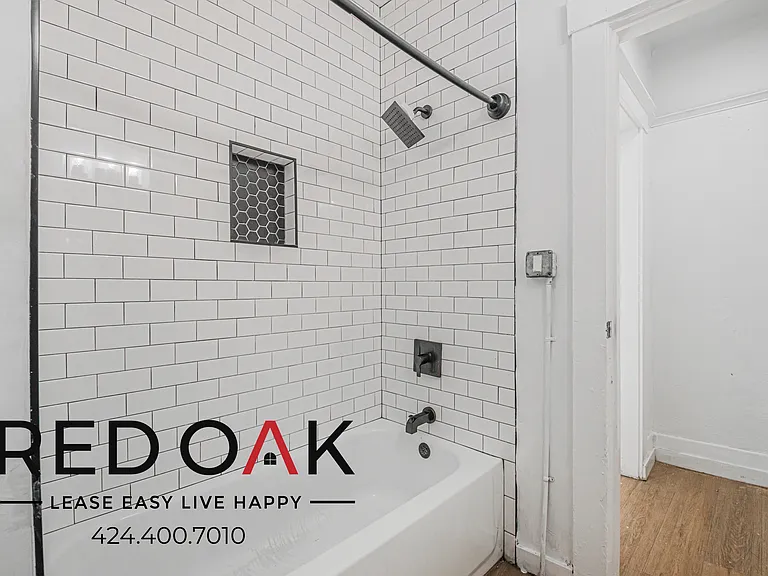 1026 W 22nd St #4 — Photo 10