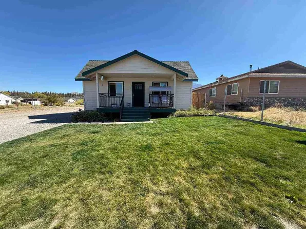 1379 Oak St, Weed, CA 96094