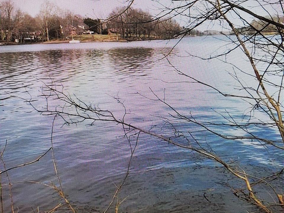 2nd image of 29 Legacy Lake Dr